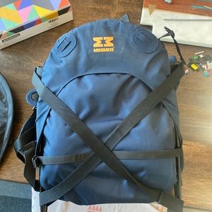 Minimeis shoulder carrier.